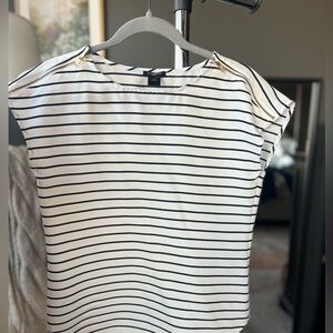 Ann Taylor navy blue and white stripped short sleeve blouse Petite | Size XS